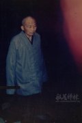 1992年涤华禅师在海会塔留影