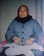 1993年涤华禅师在金山寺